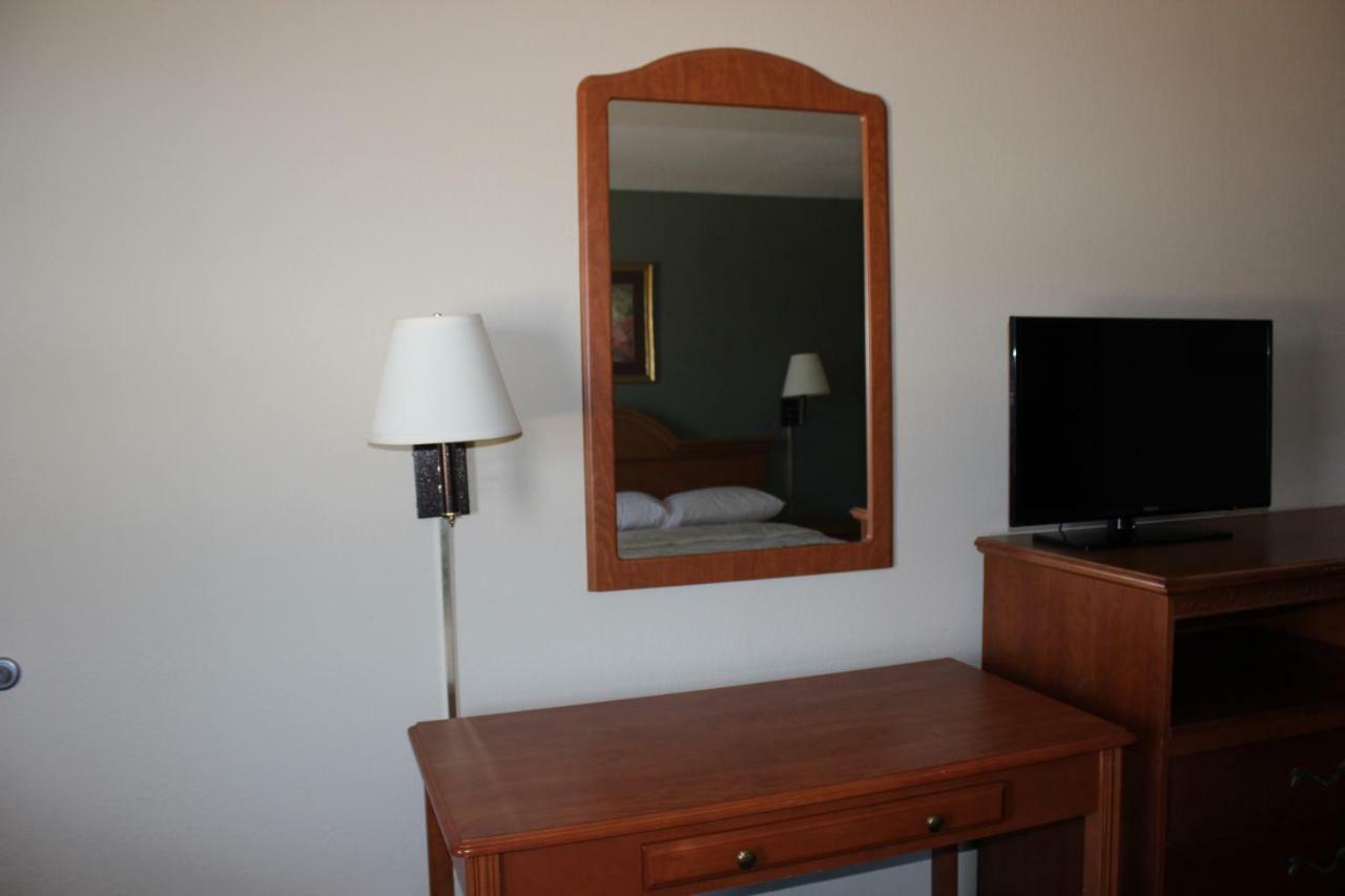 Nationwide 9 Inn Wynne Buitenkant foto